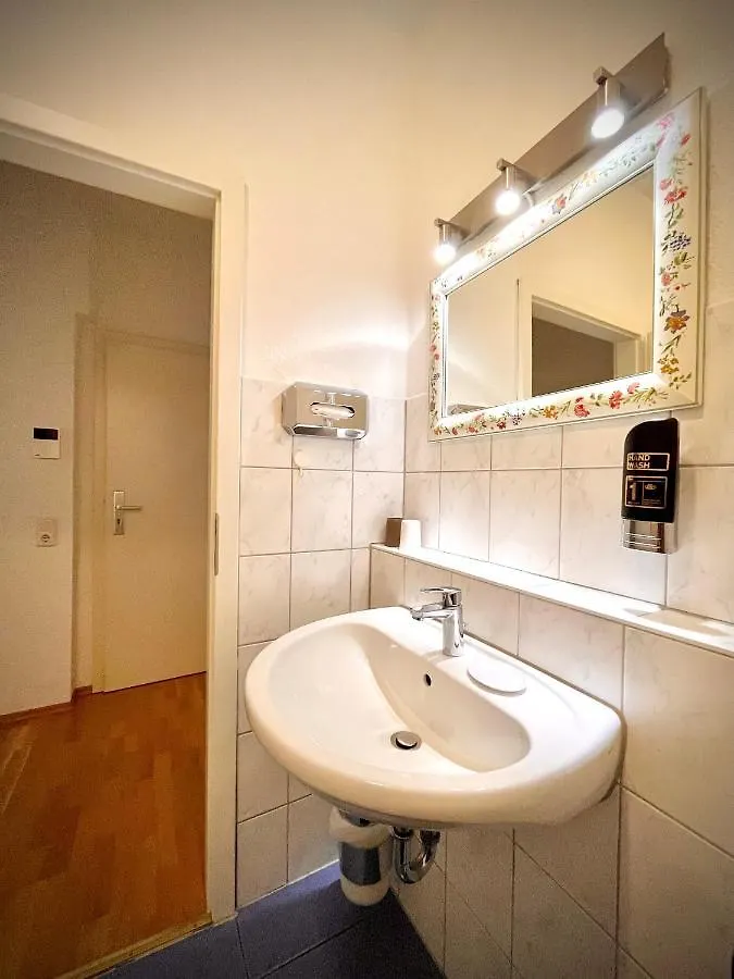 Pension Tokus Nuremberg Apartment