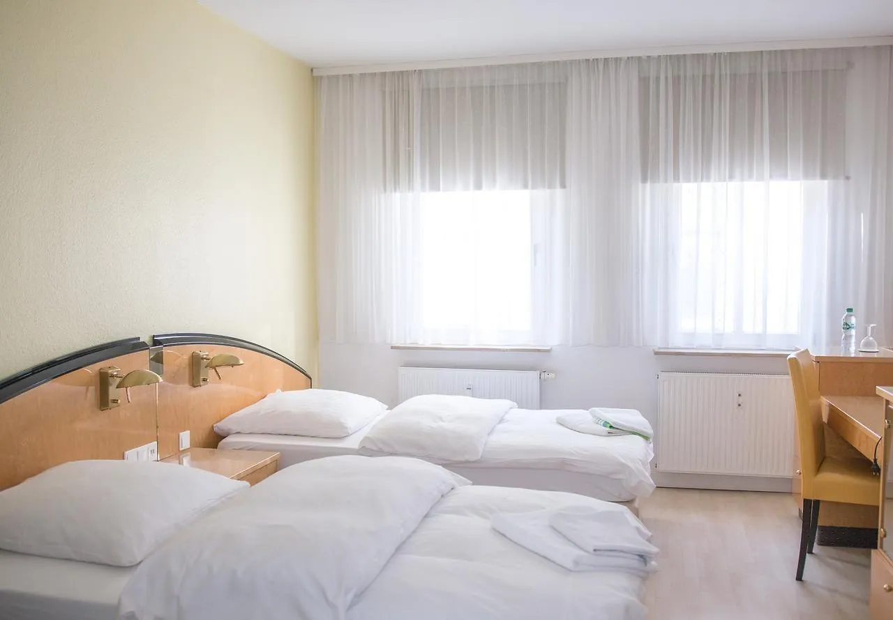 Pension Tokus Nuremberg Apartment